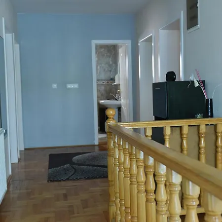 Blue House * Ni